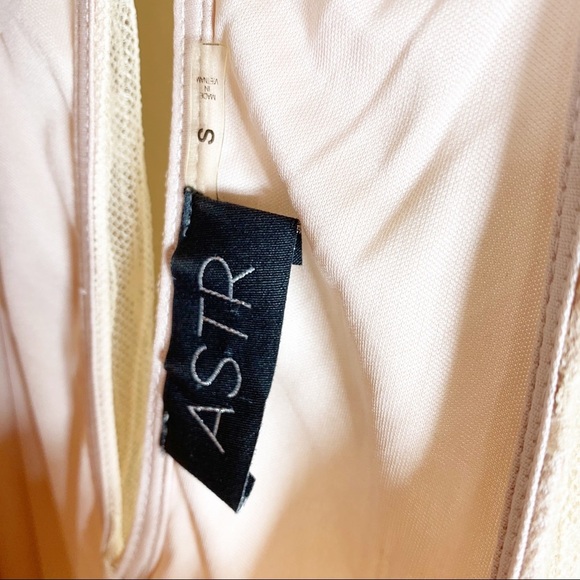 ASTR Blush Pink Lace Overlay Shift Dress Size S - Picture 8 of 9